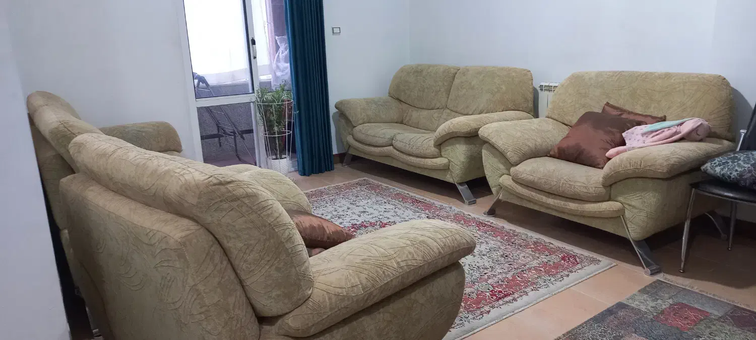 مبل ۷ نفره|مبلمان خانگی و میز عسلی|رشت, لاکانی|دیوار