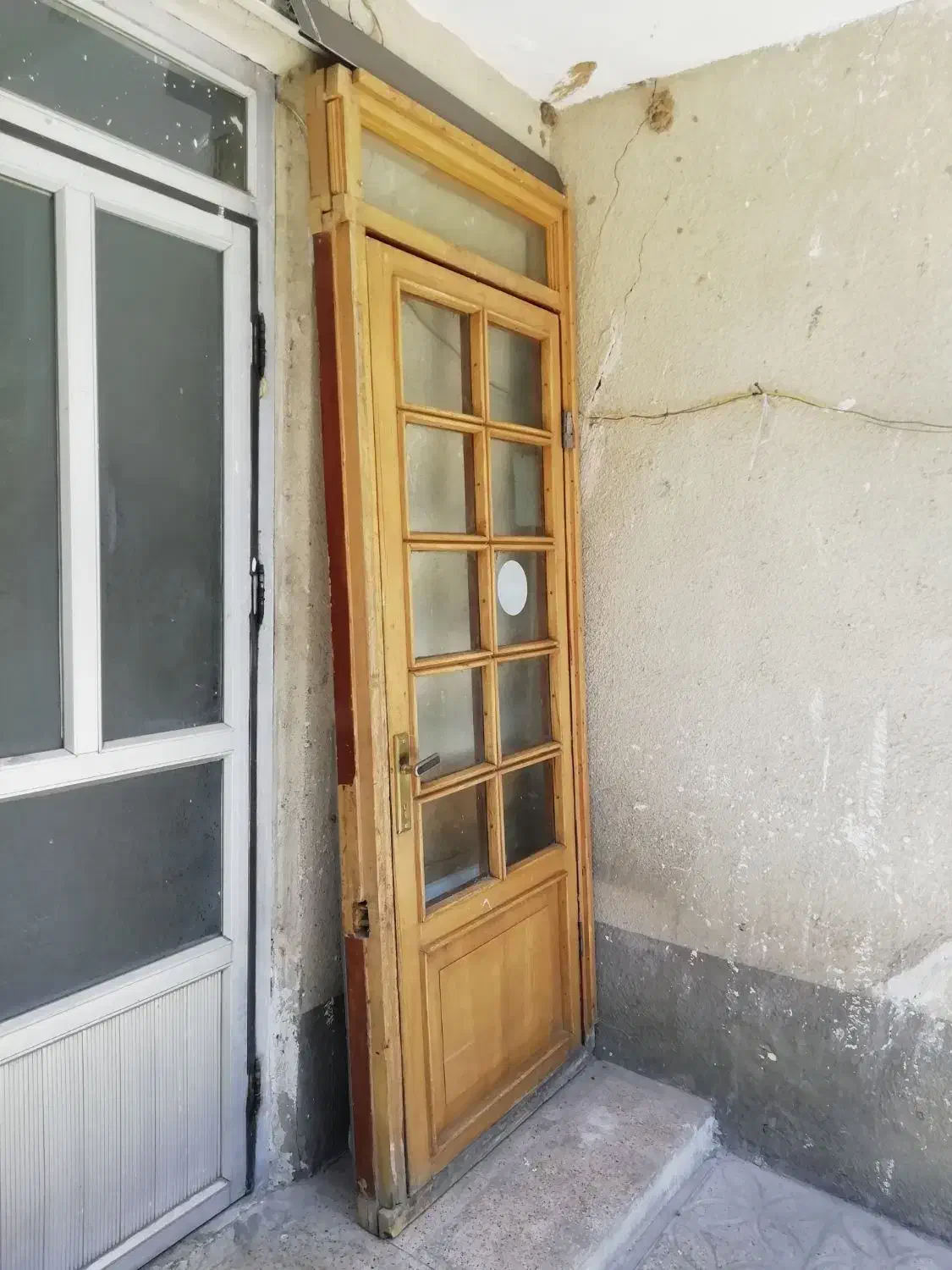 درب چوبی قدیمی|مصالح و تجهیزات ساختمان|شیراز, گلکوب|دیوار