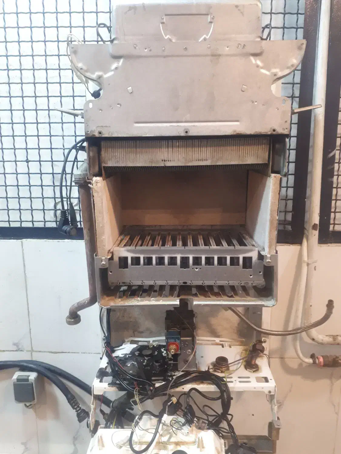 تعمیر آبگرمکن و پکیج|خدمات پیشه و مهارت|همدان, |دیوار