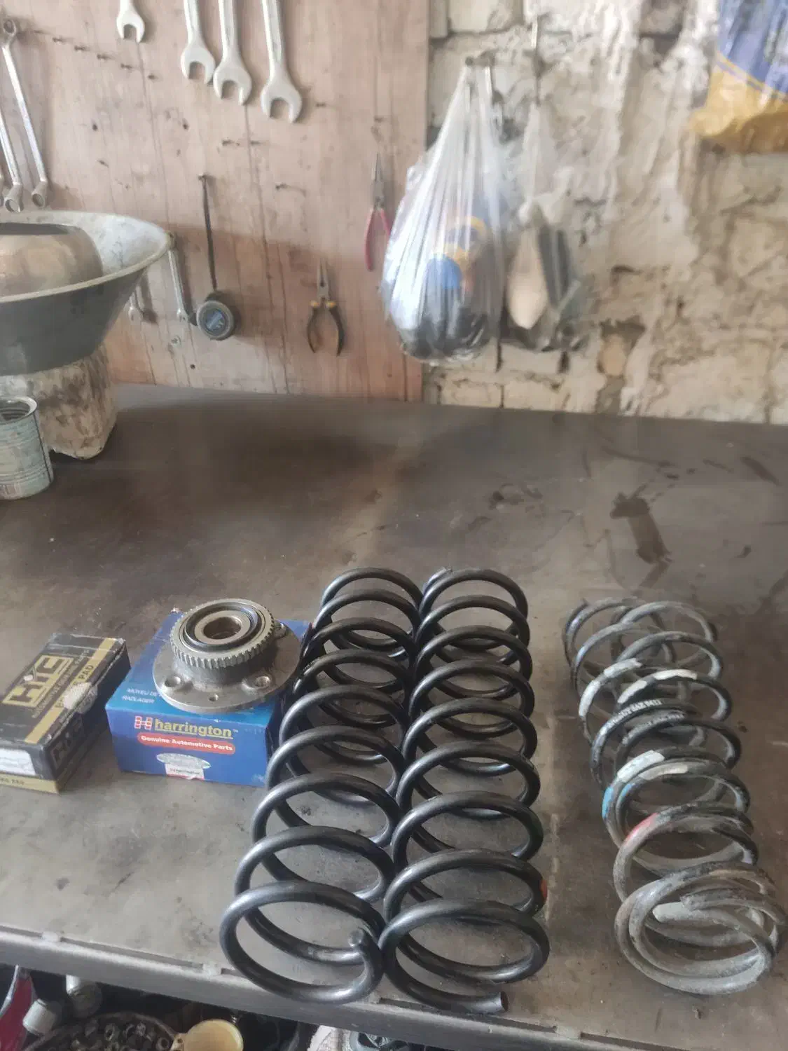 فنر عقب تیبا دوگانه شیرفرمون لنت جلو رانا بلبرینگ|قطعات یدکی و لوازم جانبی|قم, شاد قلی|دیوار