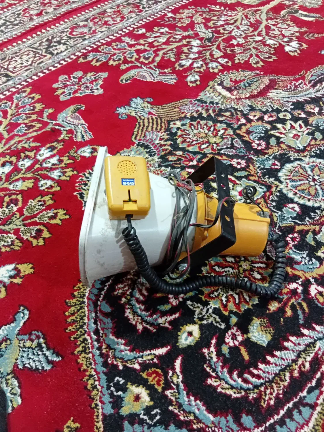 بلنگو|صوتی و تصویری|اطاقور, |دیوار