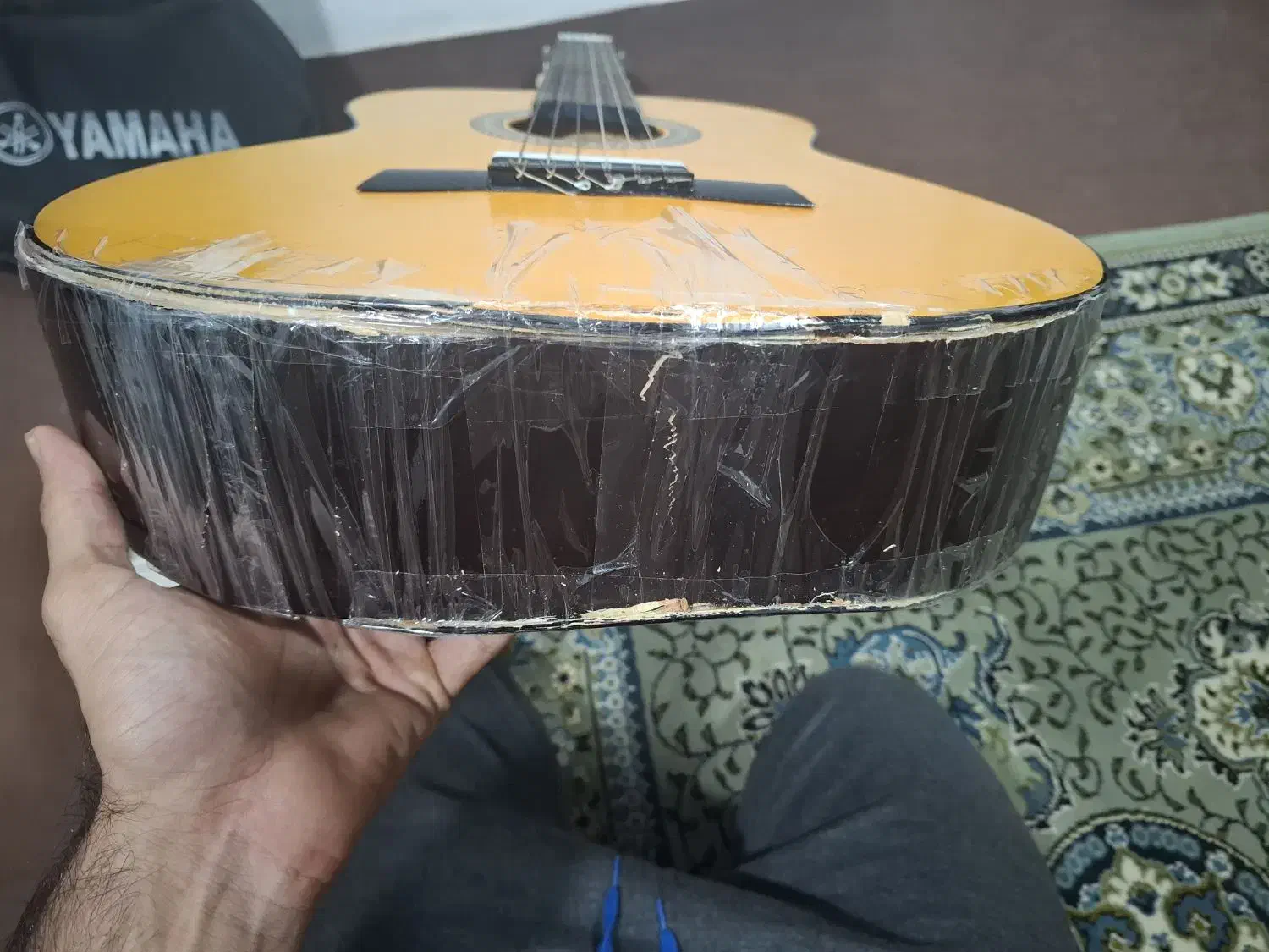 گیتار شکسته|گیتار، بیس، امپلیفایر|رشت, سلیمانداراب|دیوار