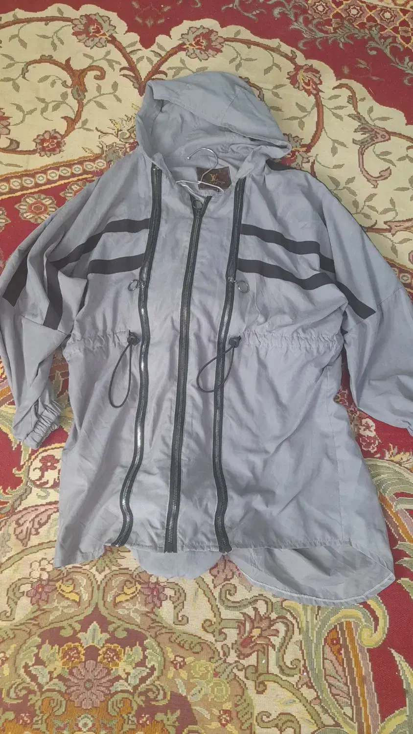 پالتو زنانه|لباس|شیراز, سیاه سنگ|دیوار