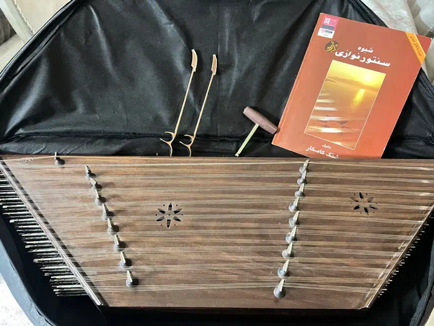 سنتور قشلاقی|سازهای سنتی|گنبد کاووس, |دیوار