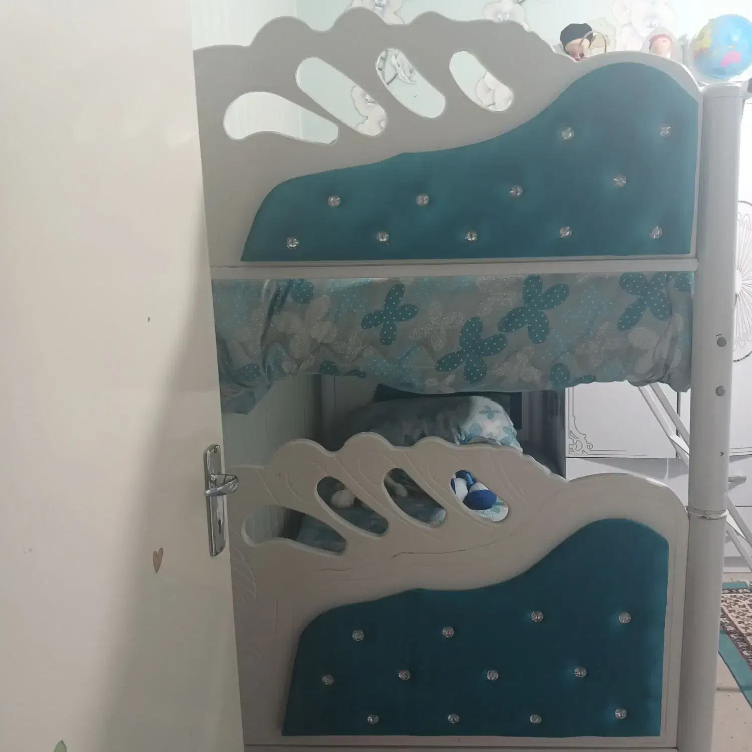 تخت دخترانه|تخت و سرویس خواب|دوگنبدان, |دیوار