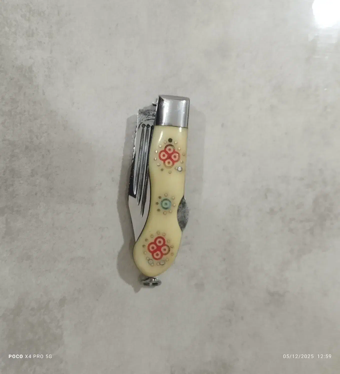 چاقوی بابا|کلکسیون اشیاء عتیقه|ارومیه, |دیوار