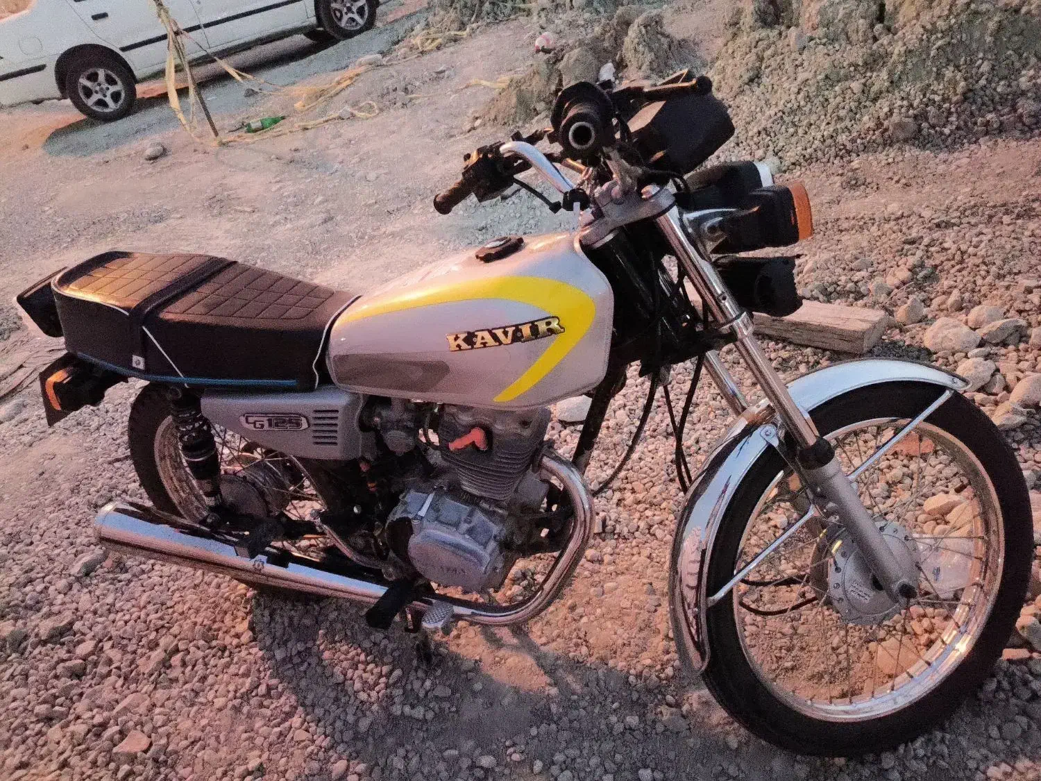 فروشی|موتورسیکلت|رودخانه, |دیوار