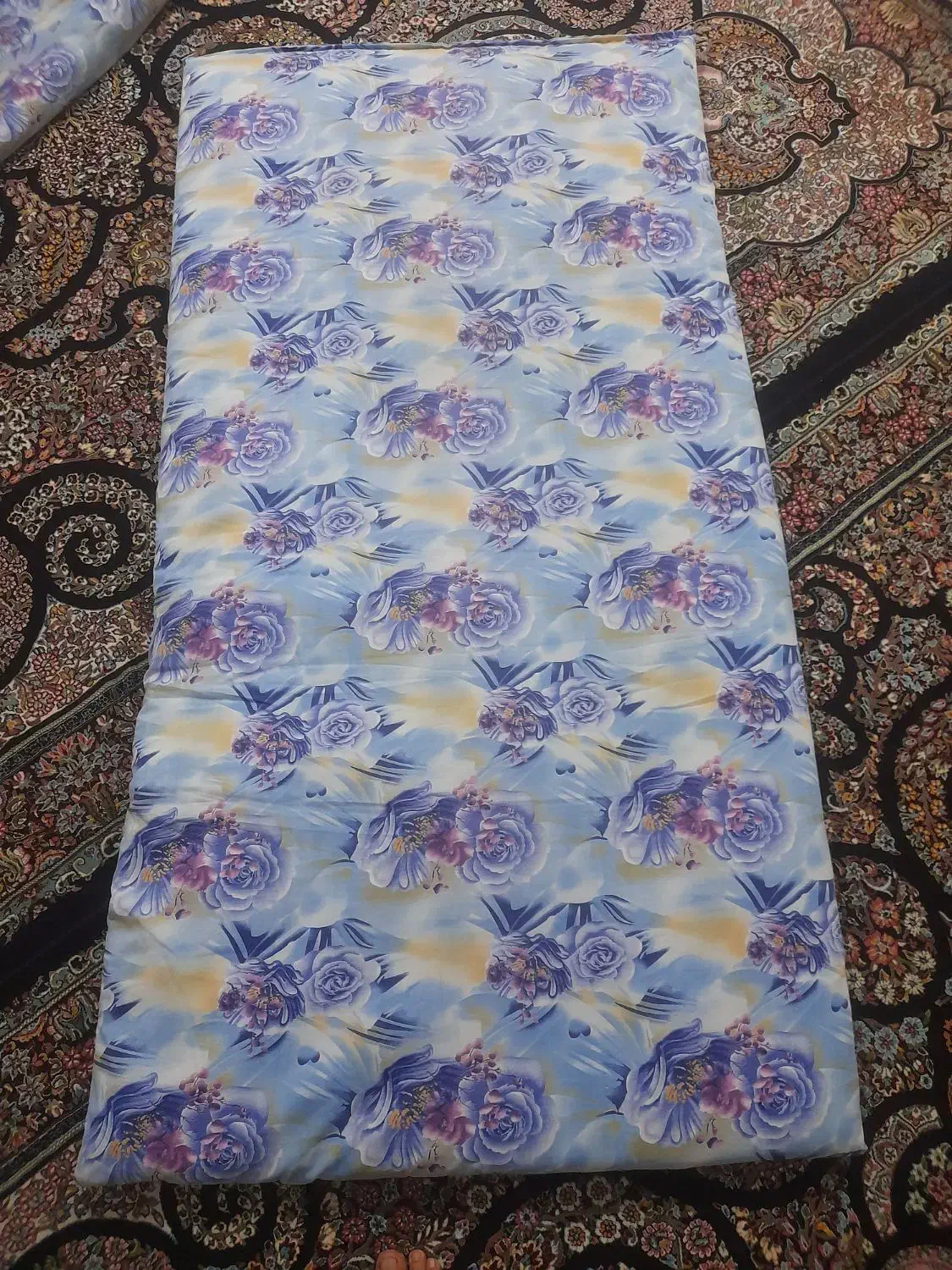 لحاف و تشک پشمی|رختخواب، بالش، پتو|رودهن, |دیوار