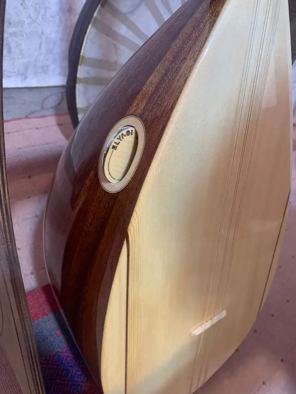 ساز الیاسی|سازهای سنتی|بوکان, |دیوار