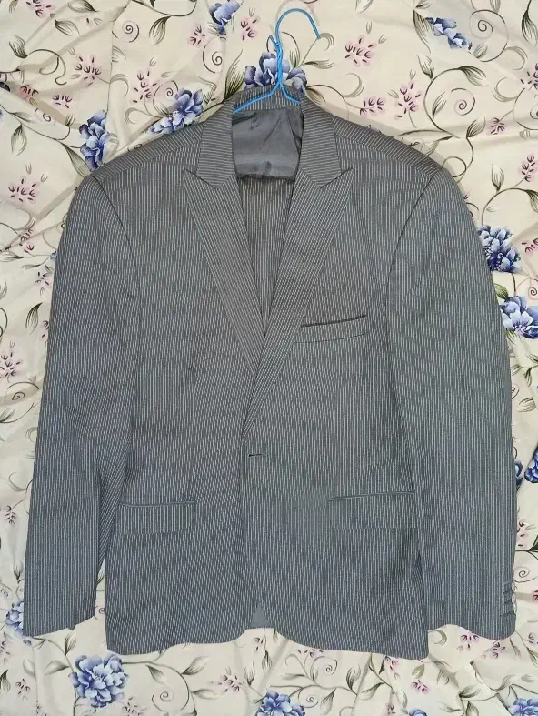 کت . شلوار|لباس|زابل, |دیوار