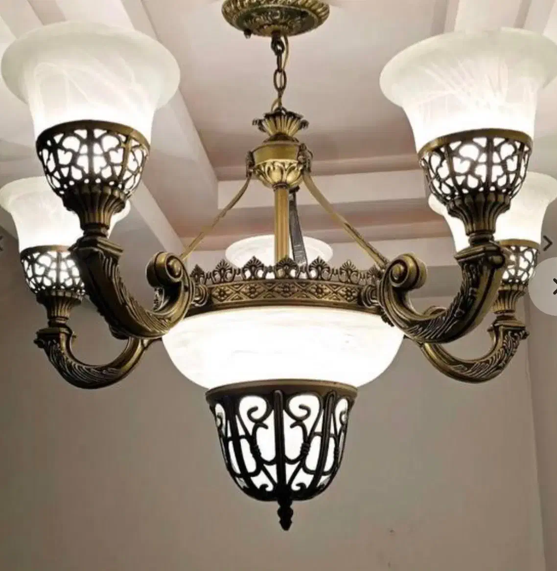 فروش یک جفت لوستر اماراتی مجلل و یک جفت حصیری|لوستر و چراغ آویز|اندیشه, اندیشه فاز ۳|دیوار