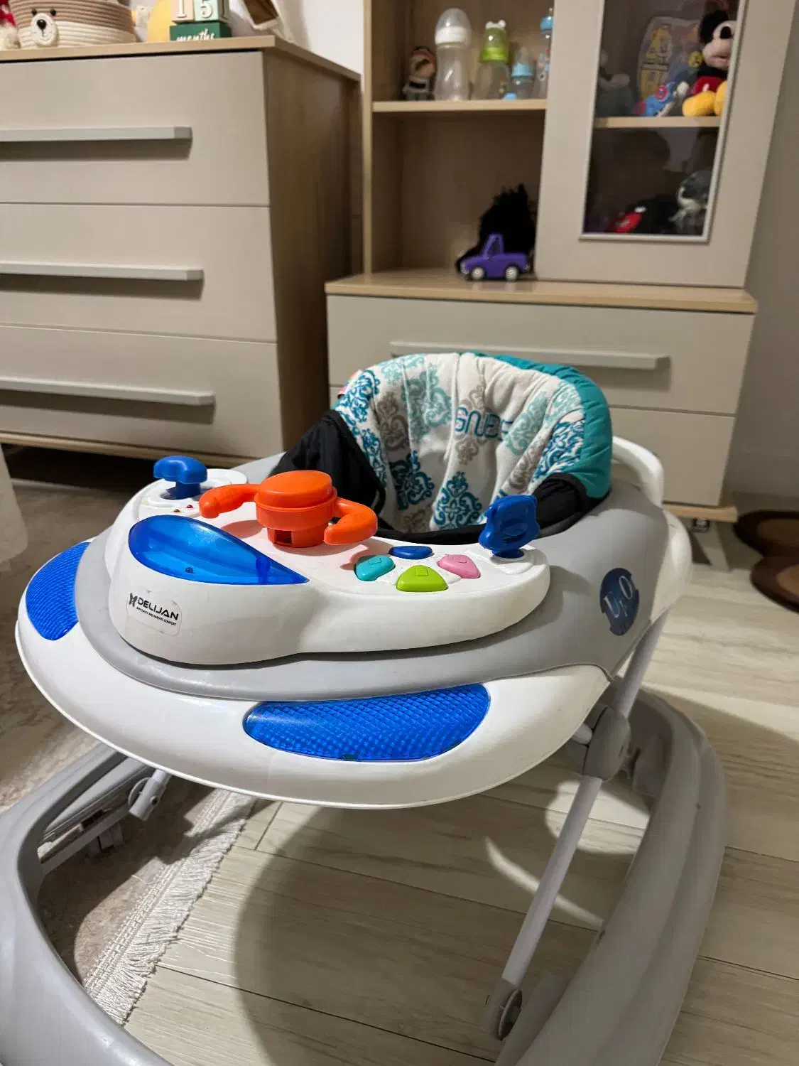 صندلی و روروئک|اسباب و اثاث بچه|کرج, گوهردشت|دیوار