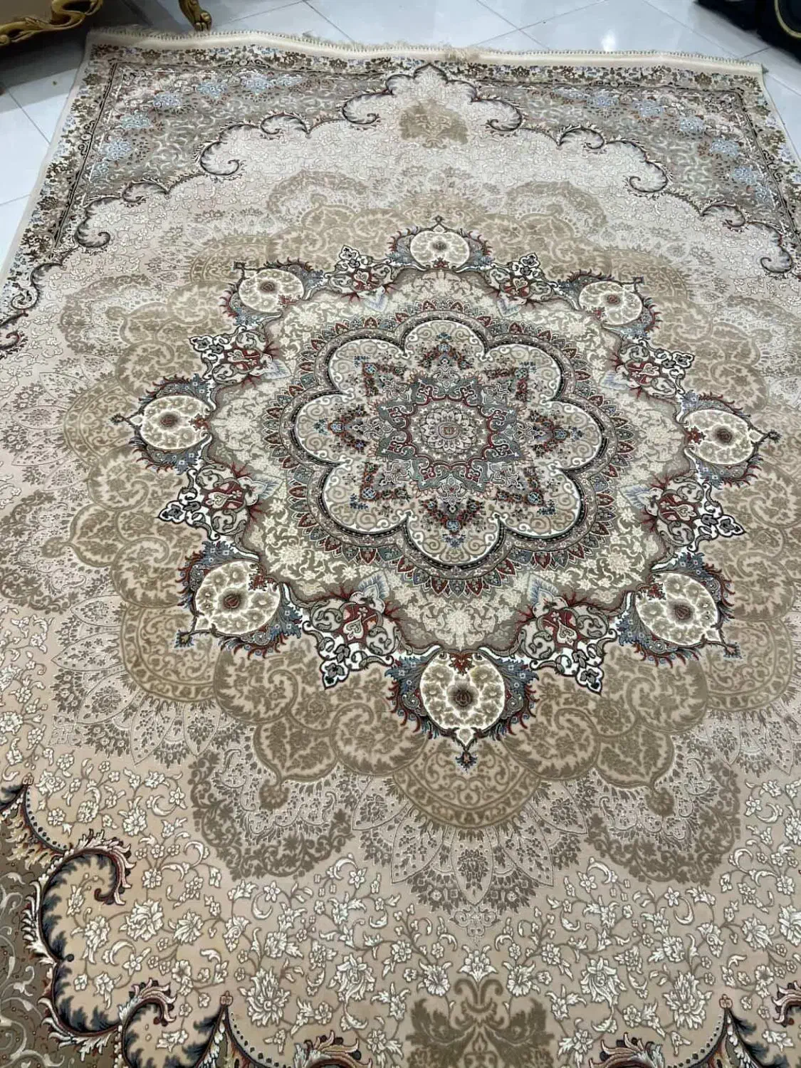 فرش در حد نو|فرش|خاوه, |دیوار