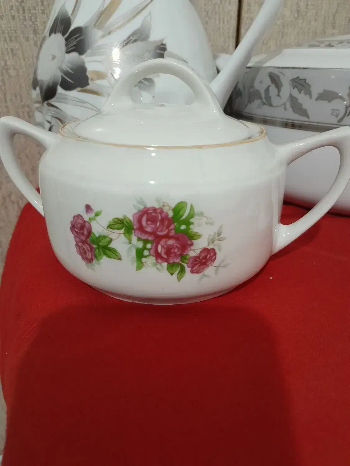 چینی های سالم وقدیمی..|ظروف سرو و پذیرایی|رشت, جانبازان|دیوار