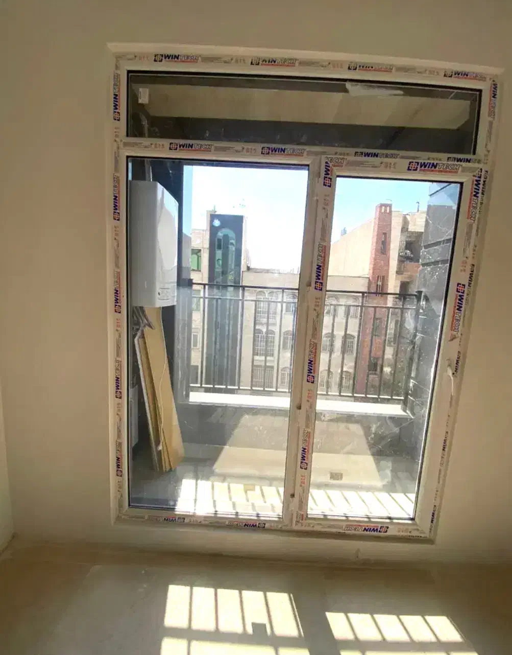 ۱۵۰ متر / خطی روبه آفتاب/سالن بزرگ-طبقه۱و۵