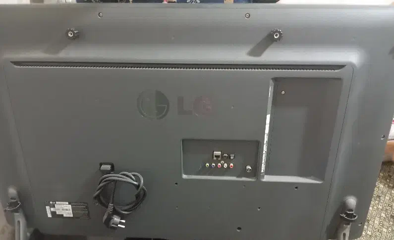 تلوزیون ۴۲اینچ نیاز به تعمیر|تلویزیون و پروژکتور|شهریار, شهرک امیریه|دیوار