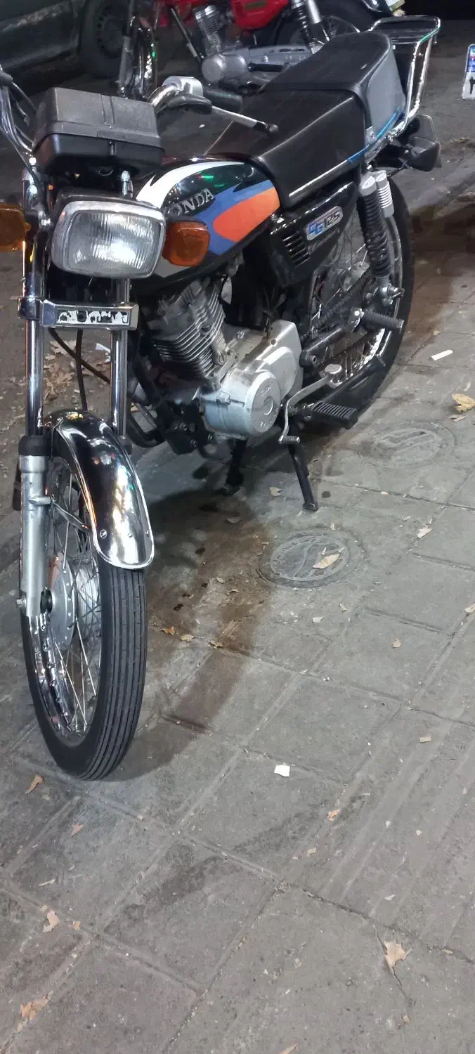 موتور هندا ۱۲۵ کبیر ۹۲ مفت|موتورسیکلت|تهران, بیسیم|دیوار