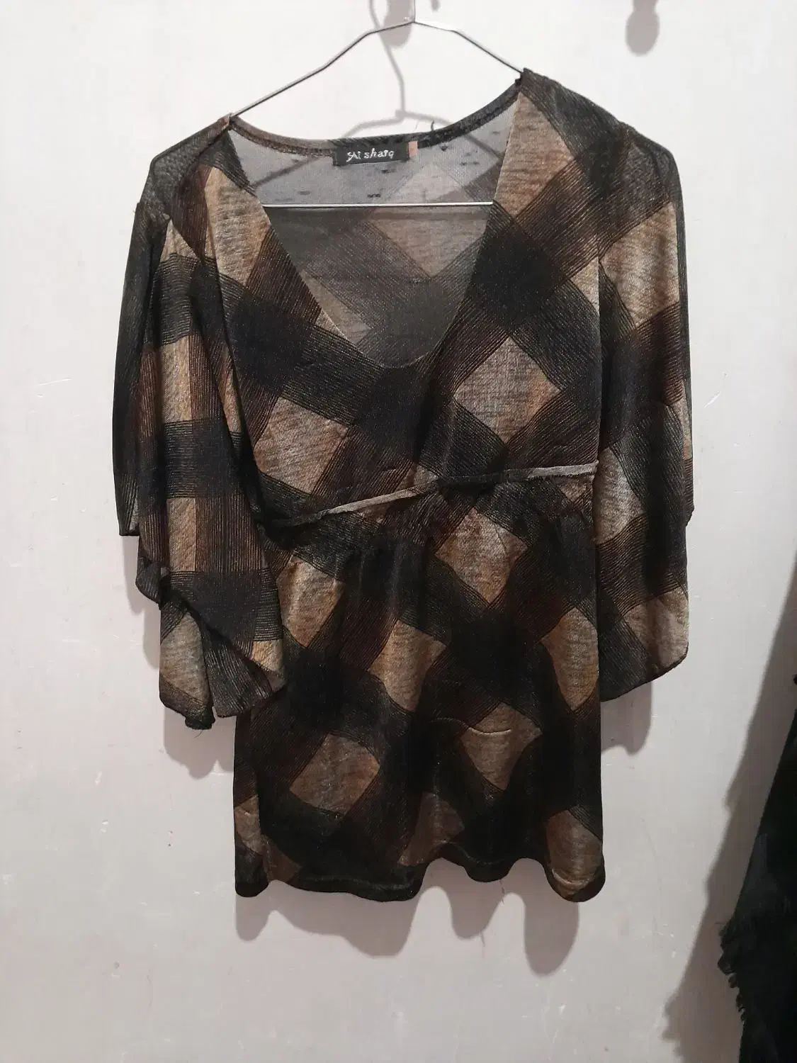 لباس زنانه|لباس|کاشان, گریه|دیوار