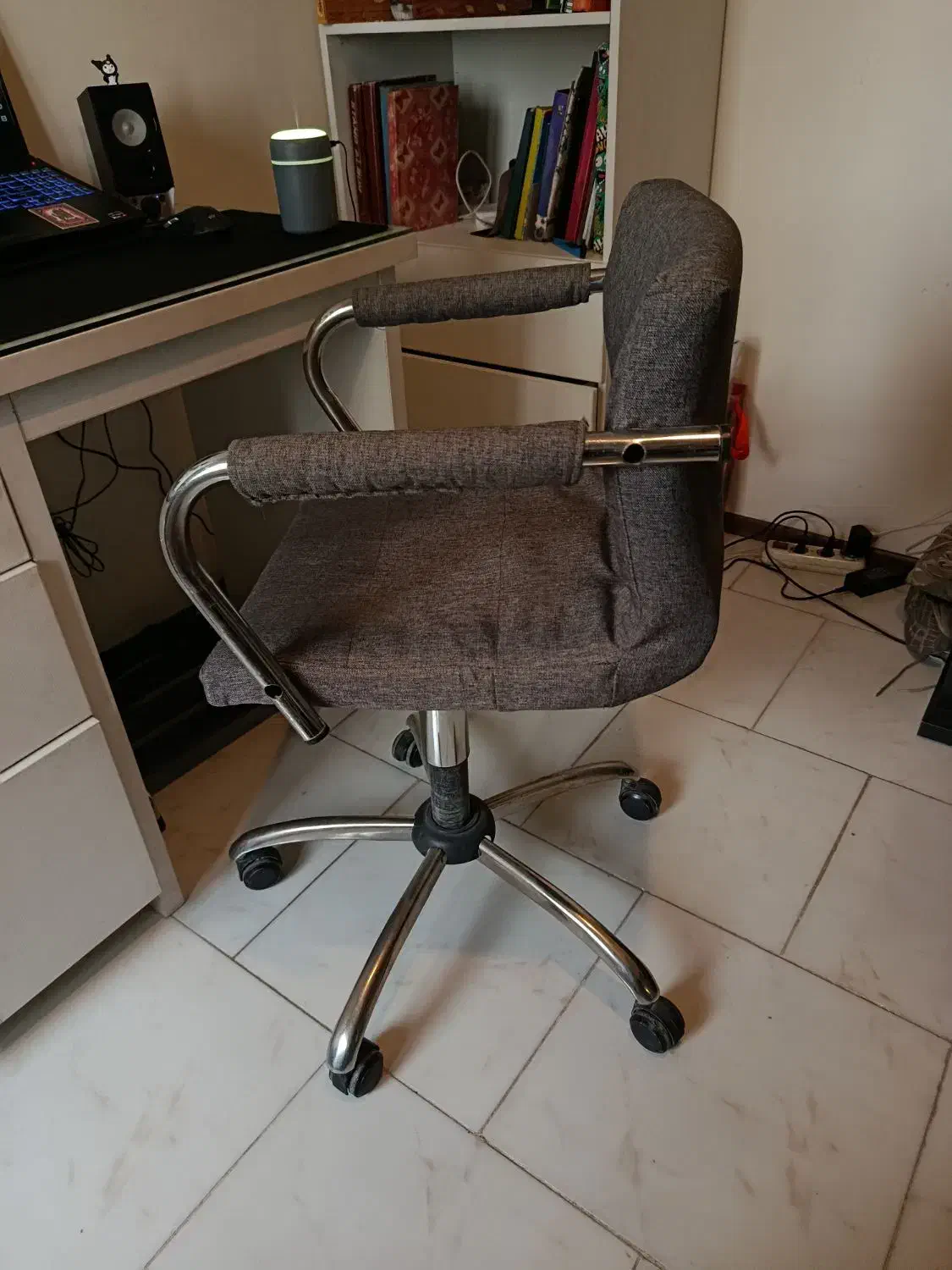 صندلی چرخدار با قابلیت تنظیم ارتفاع|مبلمان اداری|پردیس, فاز ۱۱|دیوار