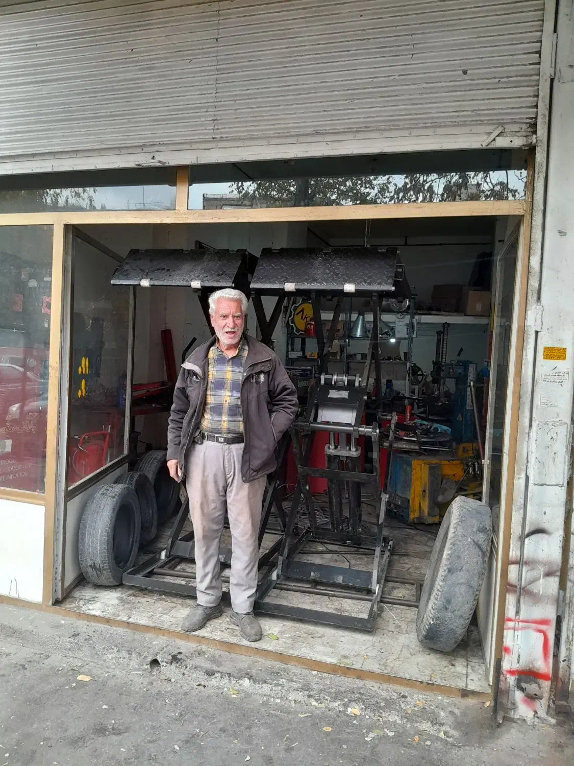 استخدام همکار در تجهیزات تعمیرگاهی|استخدام بازاریابی و فروش|تبریز, |دیوار