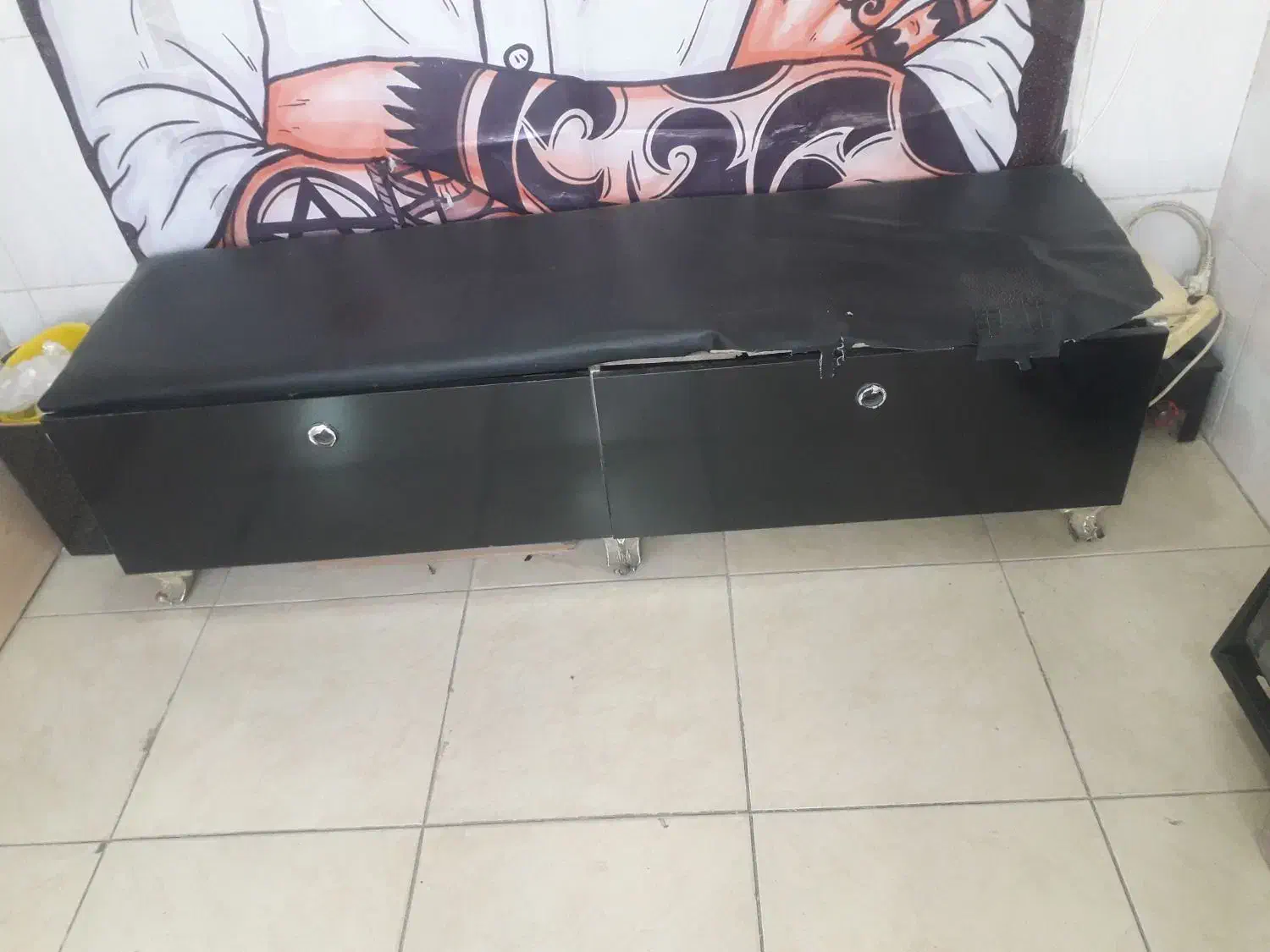 دکورایشگاه|آرایشگاه و سالن‌های زیبایی|مشهد, شهید معقول|دیوار