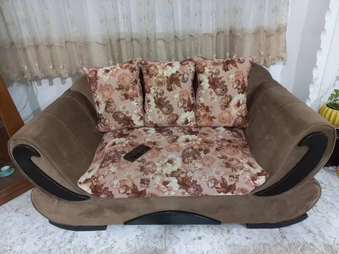 مبل راحتی|مبلمان خانگی و میز عسلی|رشت, آب و برق|دیوار