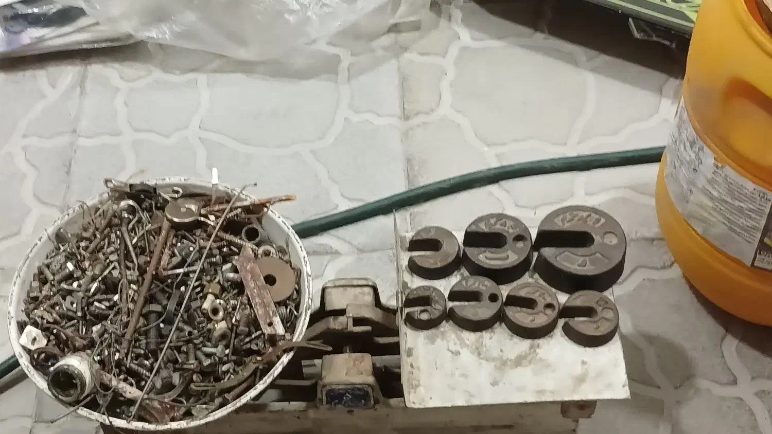 ترازوی سنگی|ابزارآلات|قرچک, زیبا شهر|دیوار