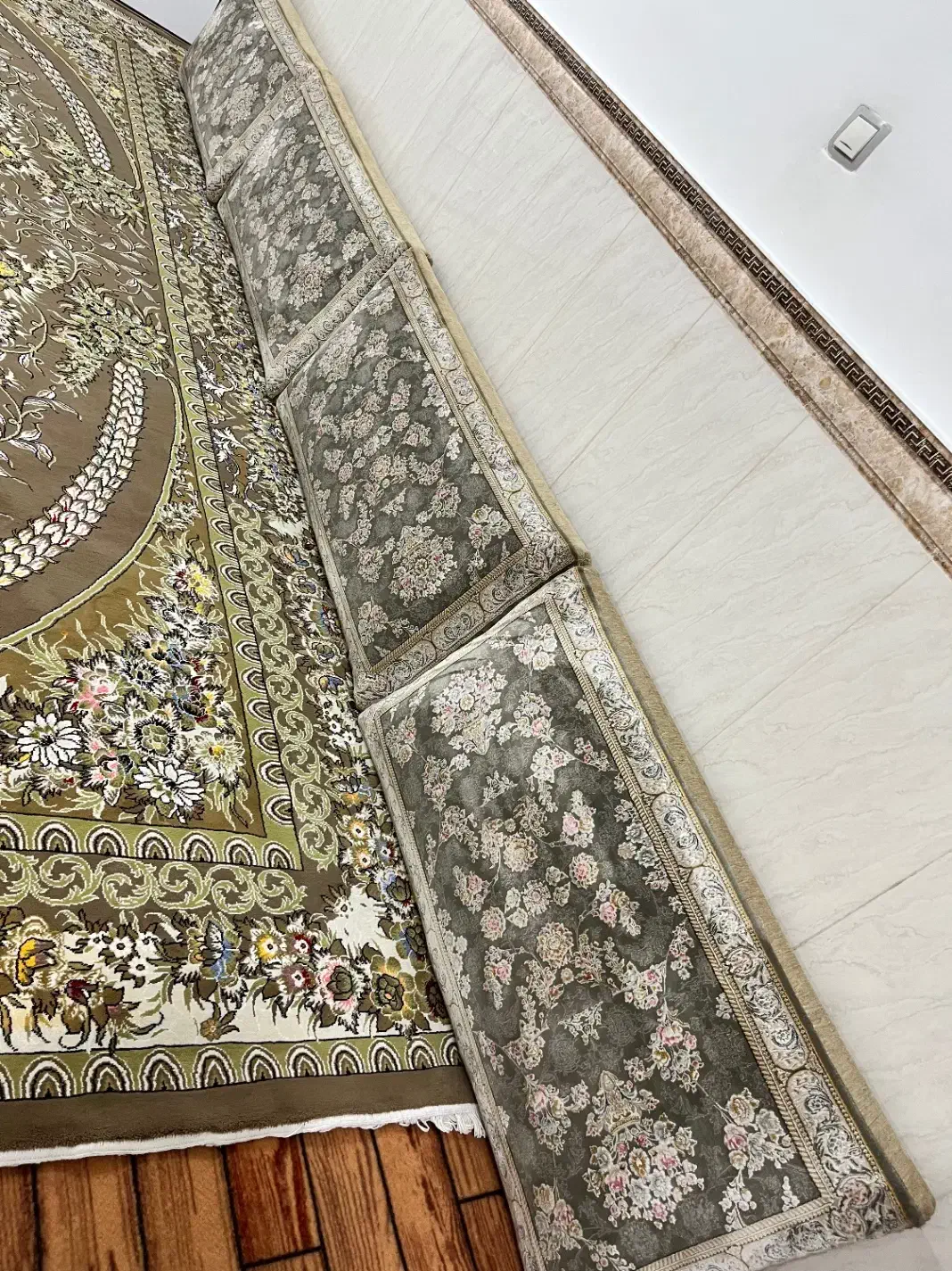 فرش و پشتی|فرش|اقبالیه, |دیوار