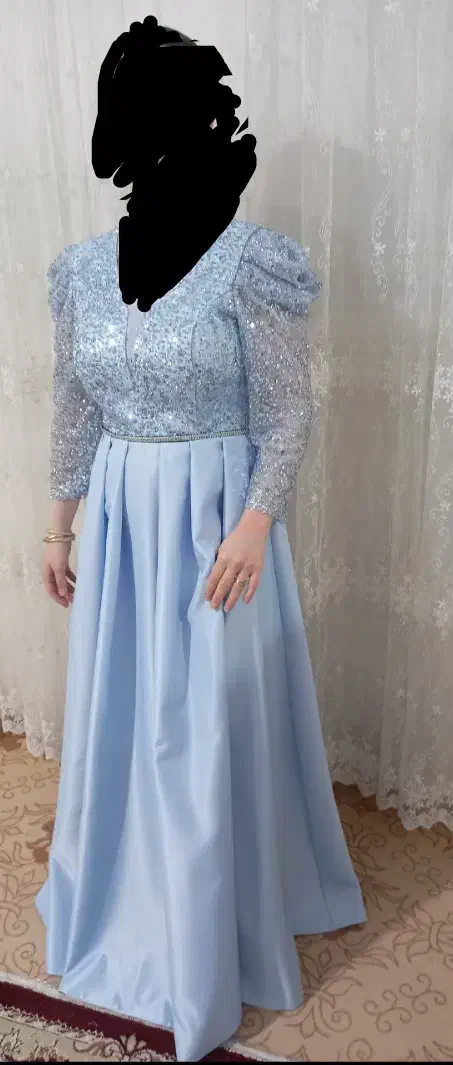 لباس مجلسی|لباس|اقبالیه, |دیوار