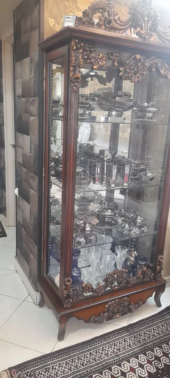 بوفه چوب گردو منبت کاری|بوفه، ویترین، کنسول|قزوین, |دیوار