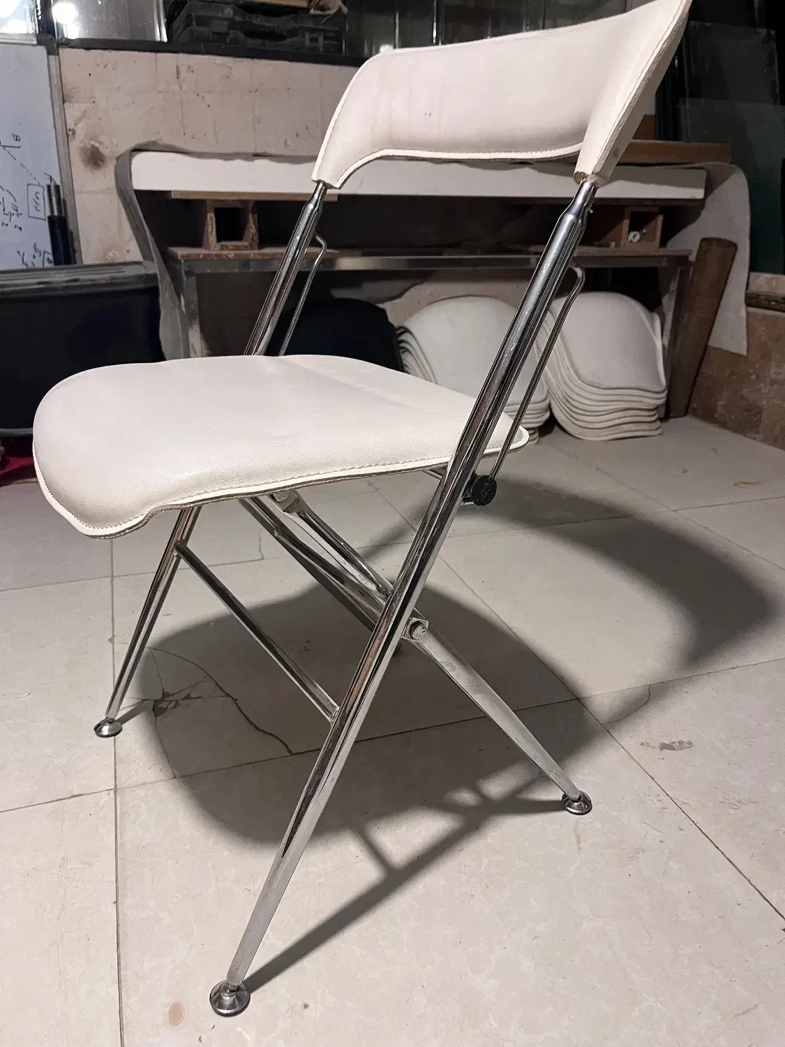 صندلی تاشو|صندلی و نیمکت|مشهد, آبکوه|دیوار