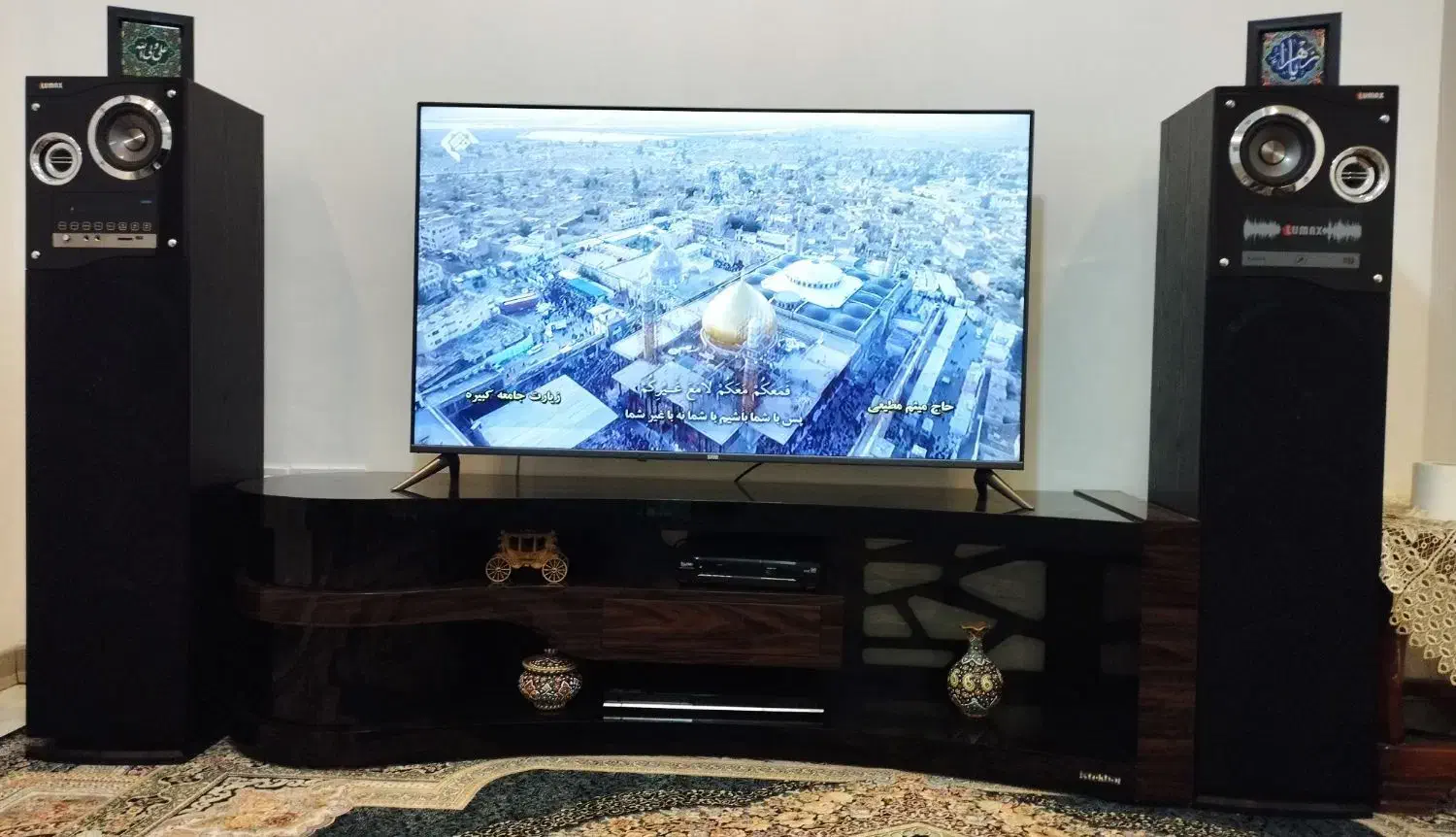 تلویزیون و میز و اسپیکر در حد نو بسیار شیک|تلویزیون و پروژکتور|تهران, مسعودیه|دیوار