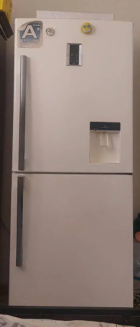 یخچال و مبل تمیز|مبلمان خانگی و میز عسلی|شاهینشهر, فردوسی|دیوار