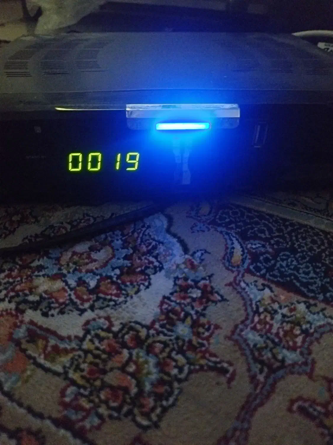 دستگاه صوتی تصویری پرنده کبوتر پلاکی دورگ|صوتی و تصویری|فولادشهر, مسکن مهر فولادشهر|دیوار