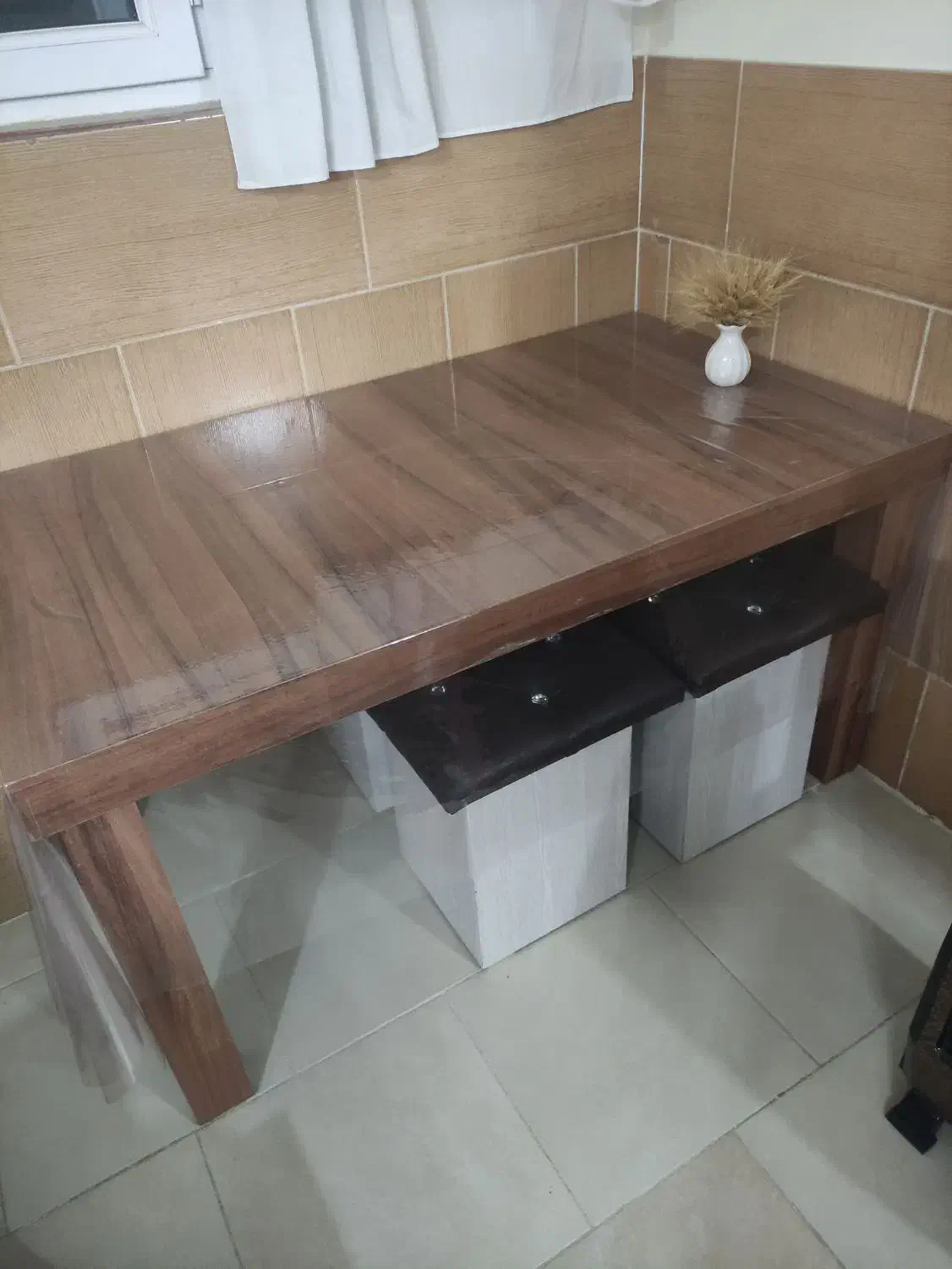 مبل۷نفره و میزنهارخوری بهترین جنس چوب بجنورد|مبلمان خانگی و میز عسلی|بجنورد, |دیوار