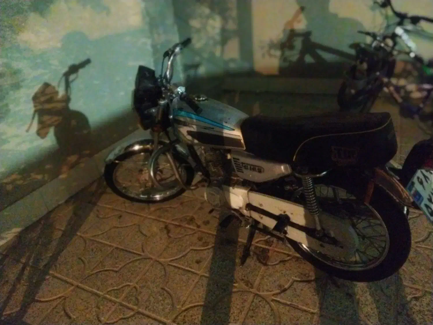 فروش موتور سیکلت هندا مدل 82 مدارک کامل پلاک ملی|موتورسیکلت|اقلید, |دیوار