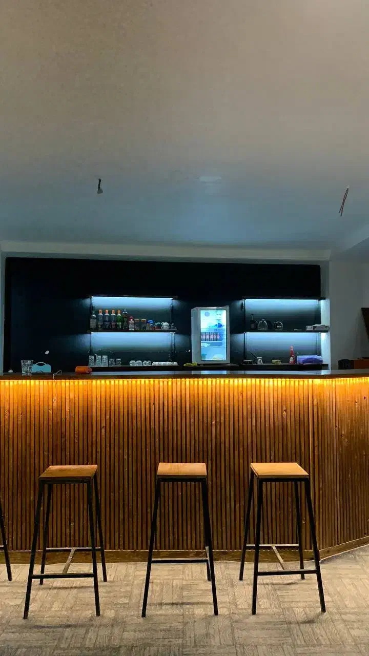 میز بار مناسب کافه و سایر|بوفه، ویترین، کنسول|گنبد کاووس, |دیوار