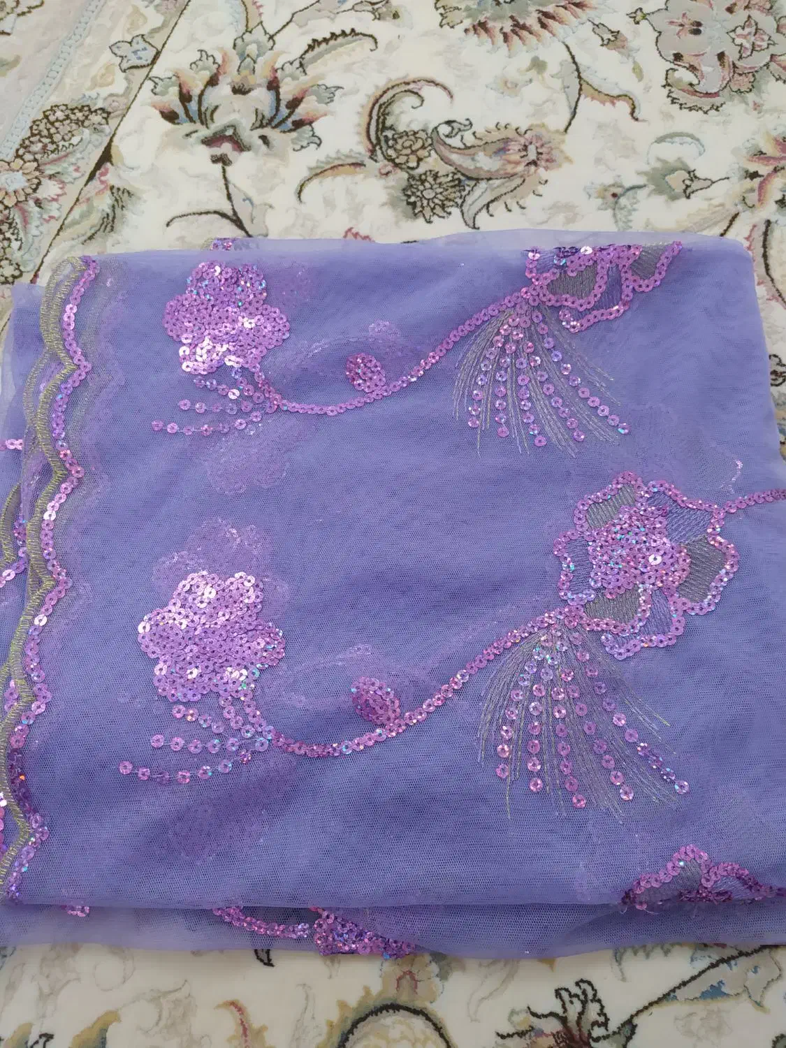 پارچه نو|لباس|فومن, |دیوار