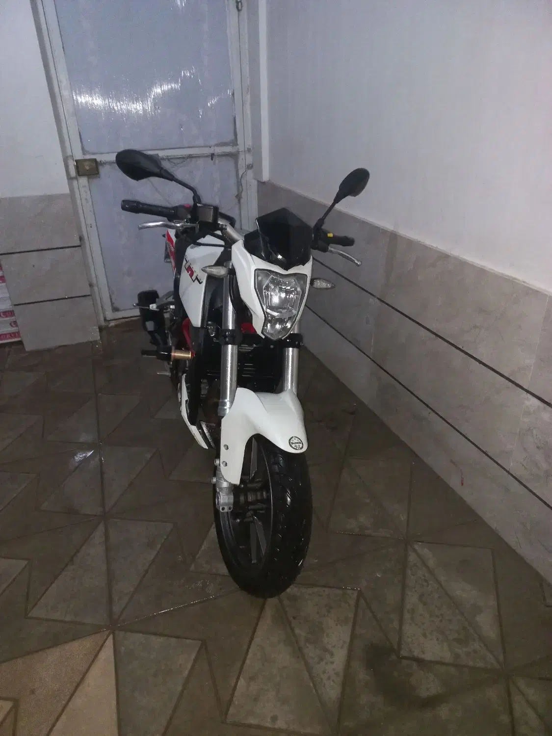 بنلی ۲۵۰ تک سیلندر مدل۹۸ کم کار|موتورسیکلت|نیشابور, هفده شهریور|دیوار