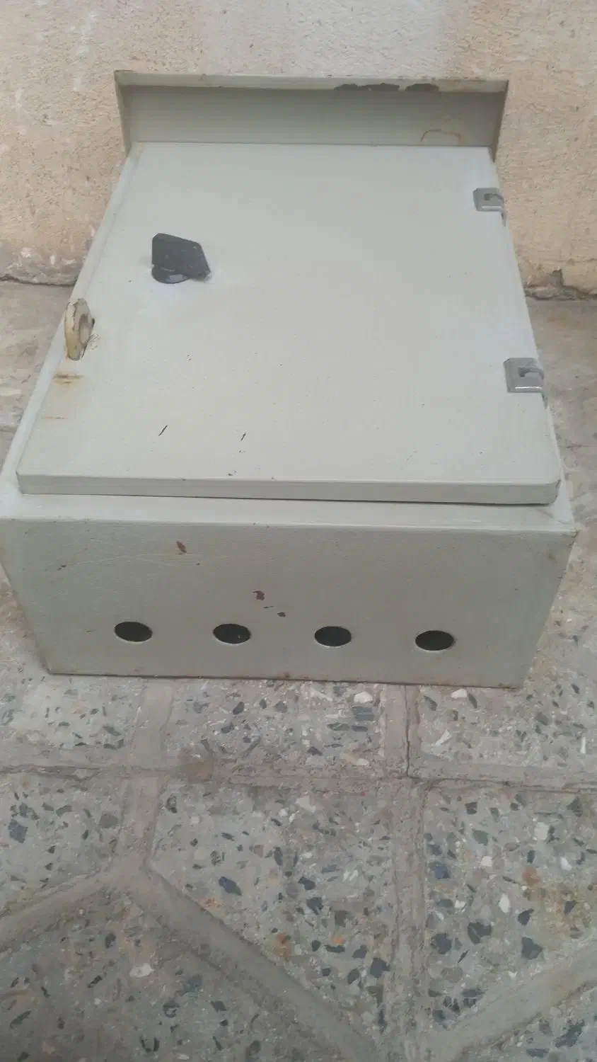 تابلوی فلزی جنس محکم جای کنتور|مصالح و تجهیزات ساختمان|دورود, |دیوار