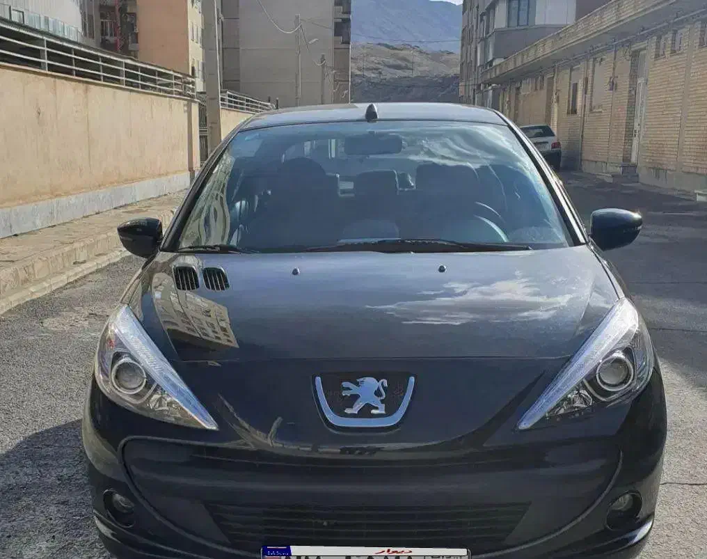 پژو ۲۰۷ مدل ۱۴۰۱، سقف فلز ، بسیار تمیز|خودرو سواری و وانت|اراک, |دیوار