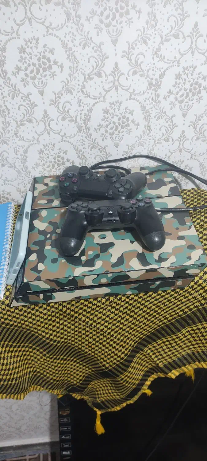 ps4 همراه ۲دسته|کنسول، بازی ویدئویی و آنلاین|پارس‌آباد, |دیوار