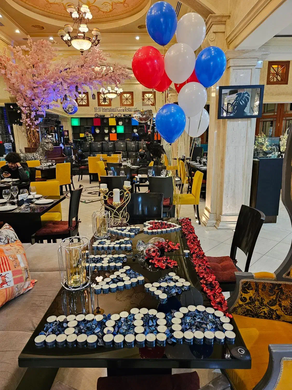 آشپز،پیتزان زن،ظرفشور،سالنکار|استخدام خدمات فروشگاه و رستوران|تهران, شهرک غرب|دیوار