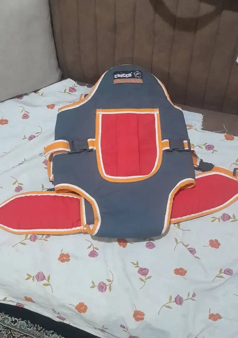 سرویس کریر و ساک و آغوشی .پشه بند .صندلی ماشین و..|اسباب و اثاث بچه|تهران, شهرک غرب|دیوار