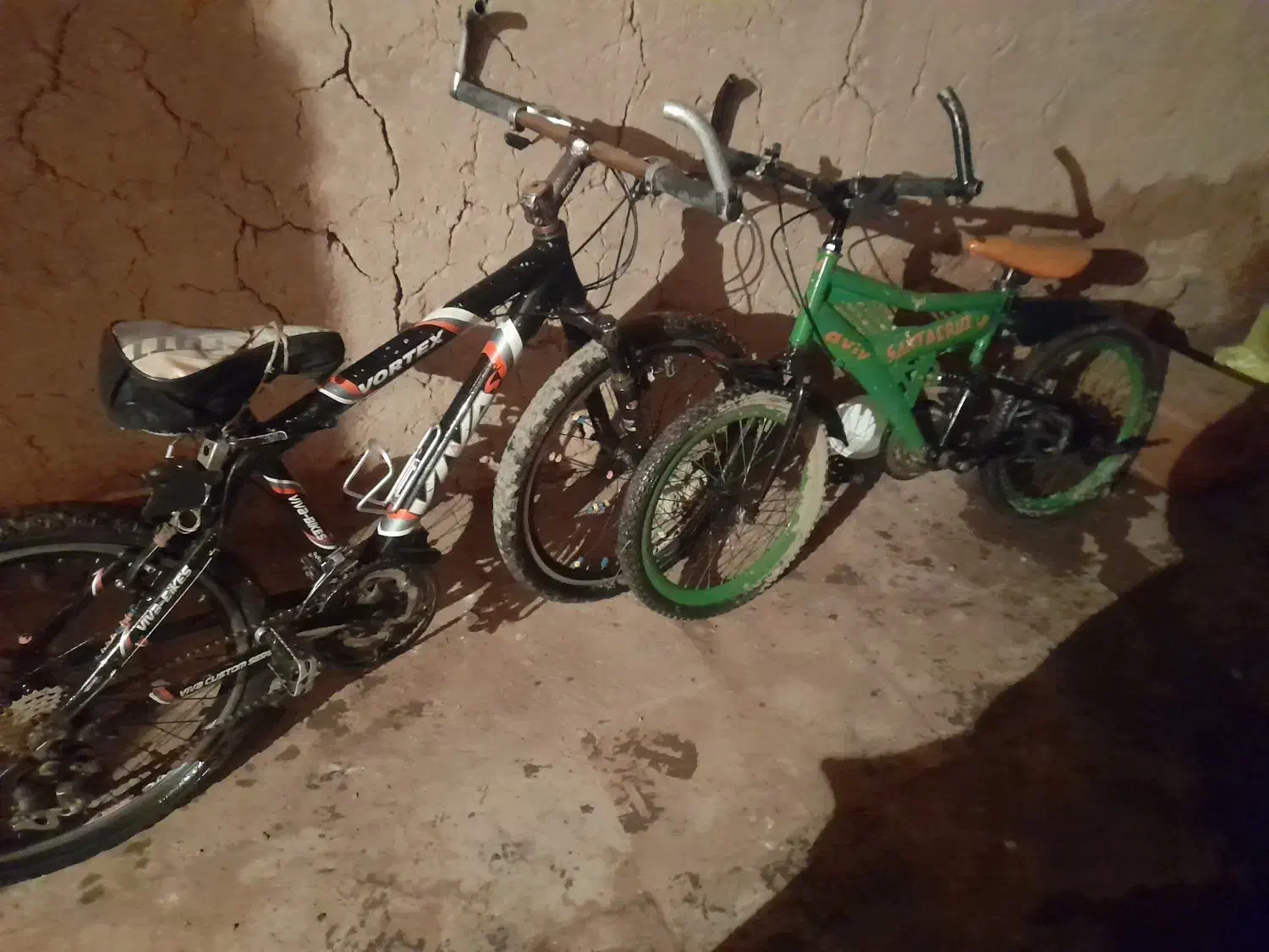 دوچرخه ۲۴و۲۰|دوچرخه، اسکیت، اسکوتر|تربت جام, میان جام|دیوار