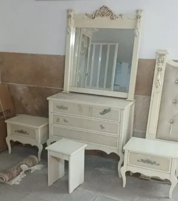 تخت خواب ۲ نفره جک دار به همراه میز آرایش|تخت و سرویس خواب|پاکدشت, پاکدشت (مامازند)|دیوار