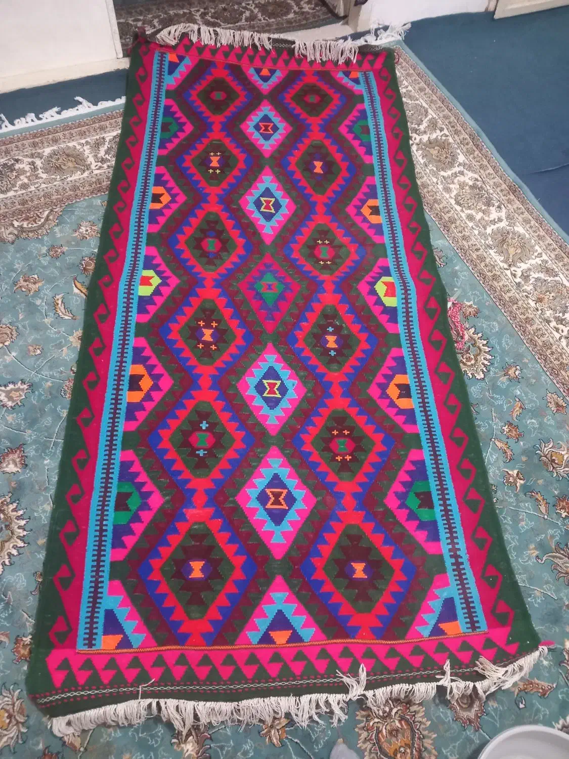 دو عدد فرش ۹ متری دو عدد گلیم دستباف|فرش|اقبالیه, |دیوار