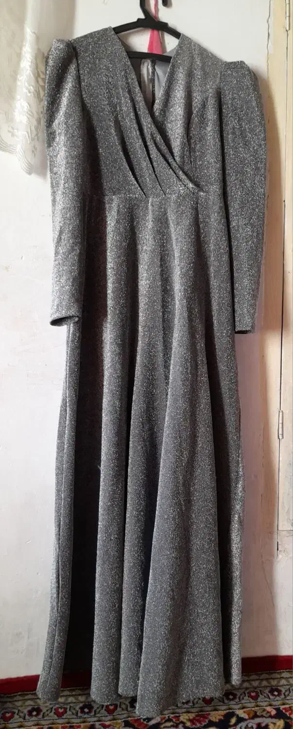 قیمت صورتی یک و صد قیمت دومیه هیصدو پنجاه|لباس|شیروان (خراسان), |دیوار