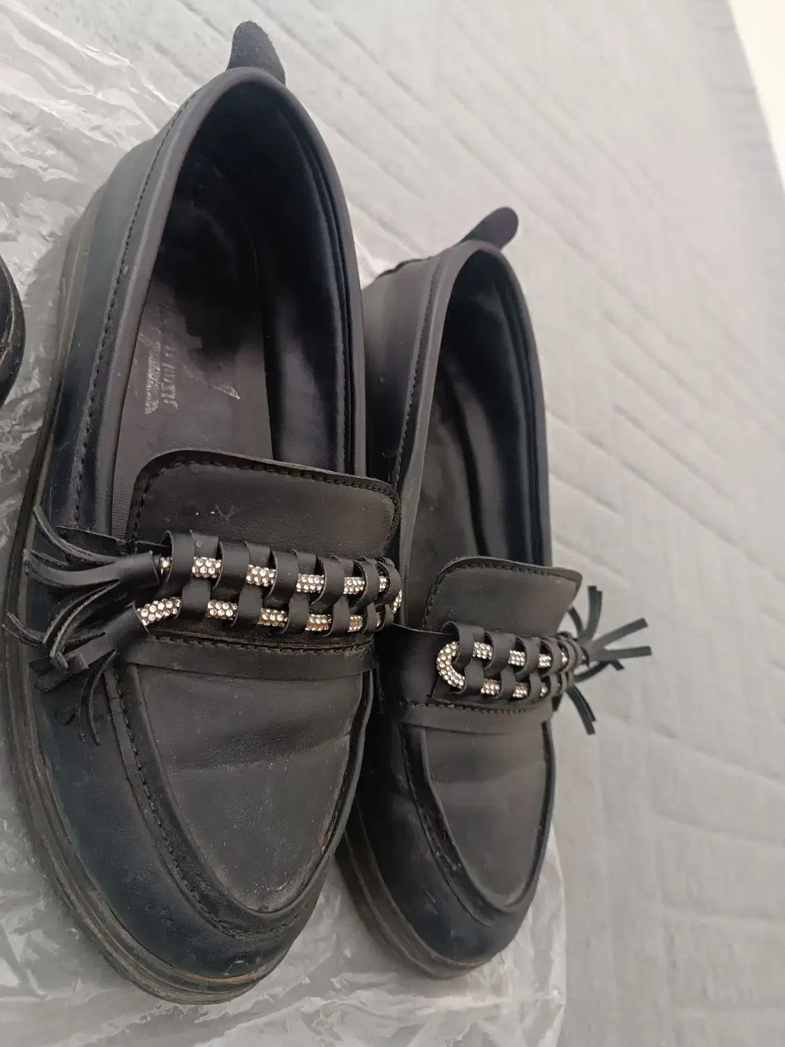 کالج|کیف، کفش، کمربند|قم, بوستان جوان|دیوار