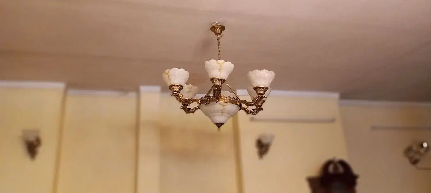 ۷ عددلوستر طرح آنتیک کلاسیک  وسالم وبینقض|لوستر و چراغ آویز|بروجرد, |دیوار